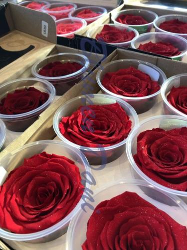 Gut verpackte Konservierte Rosen Haltbarkeit bis zu 5 Jahren
